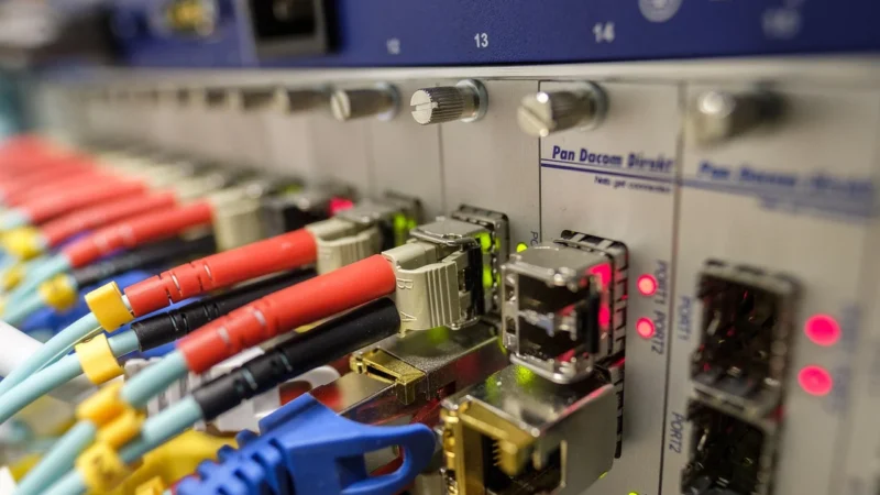 Internet światłowodowy Poznań – szybkie łącze w miejskiej przestrzeni