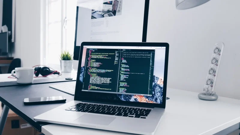 Software House w Polsce: Tworzenie Aplikacji Mobilnych i Oprogramowania na Zamówienie